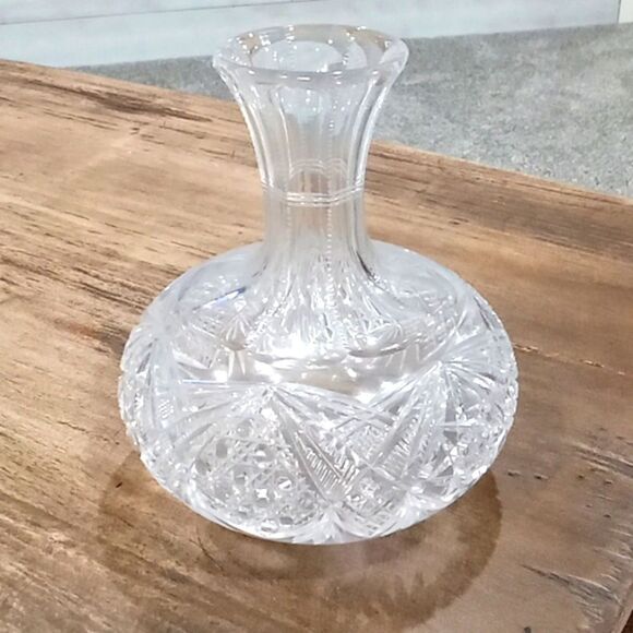 Vintage crystal wine/water decanter with no brand 3" opening 7" tall - Picture 1 of 3